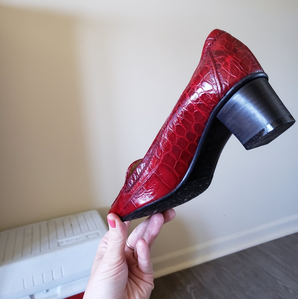 NWOT Brunomagli ruby red crocodile pumps - Picture 11 of 15